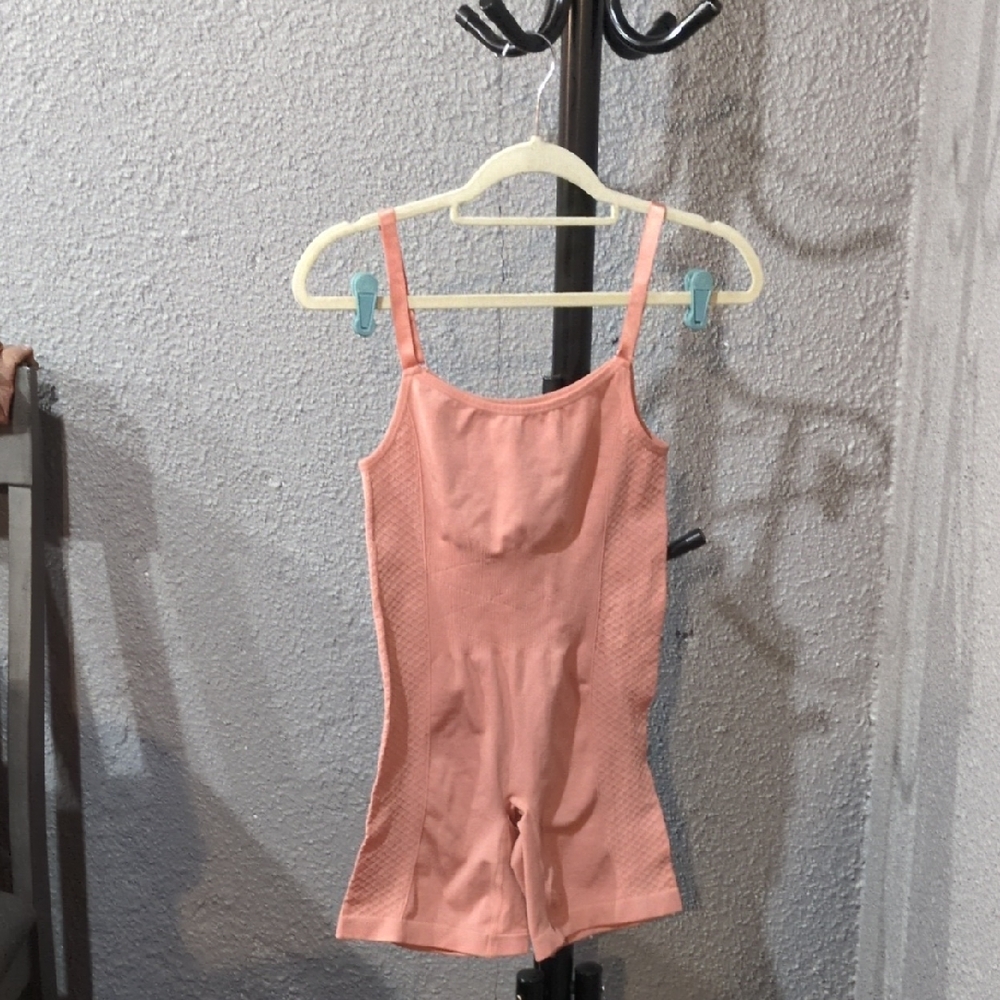 Peach Sleeveless Women's Dhape Wear